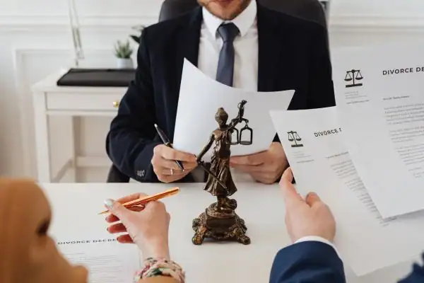 our fees Shepshed from EH Mediation - image of couple in joint mediation meeting
